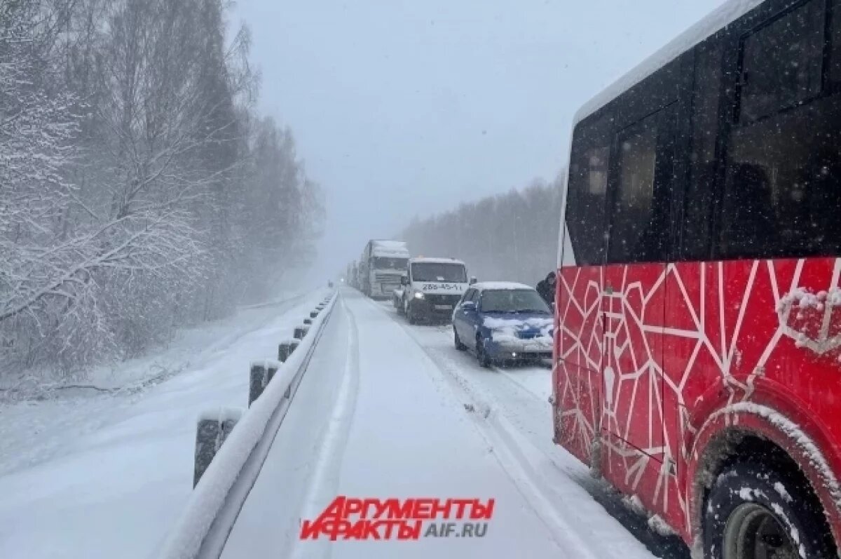    Пробки в 10 баллов сковали движение в Барнауле 5 ноября
