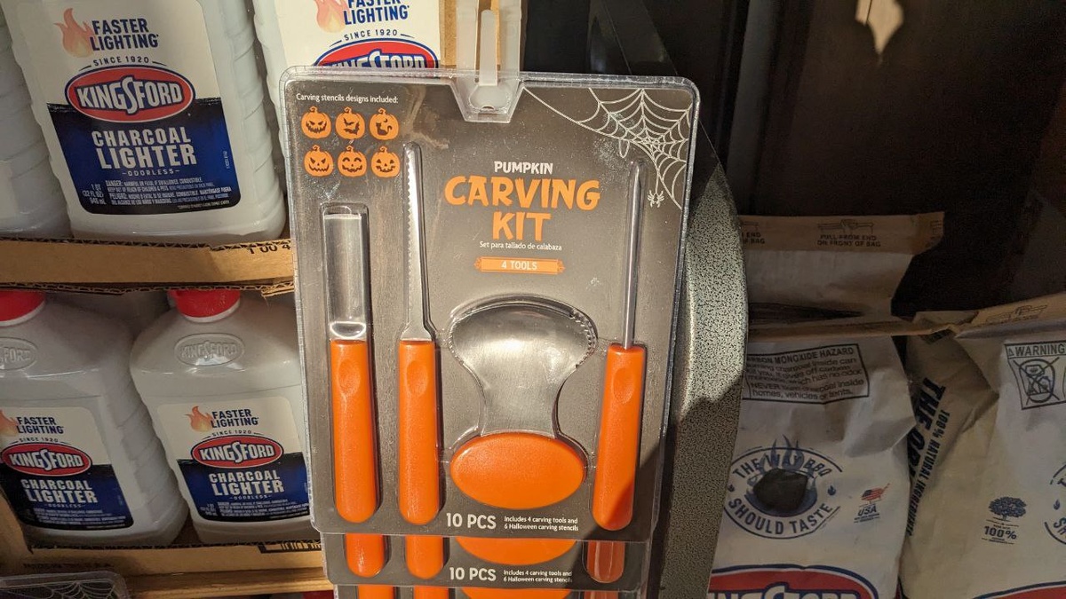 Оказывается, даже есть специальный набор инструментов для вырезания 