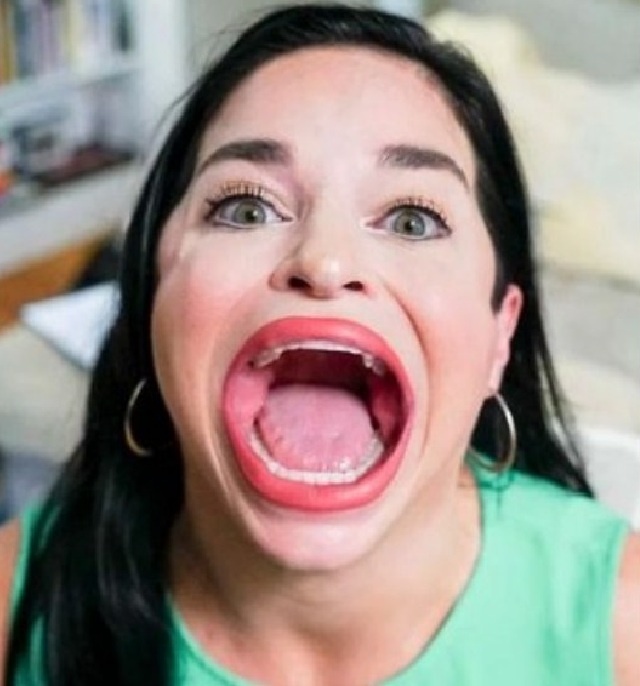 Самый большой рот в мире.