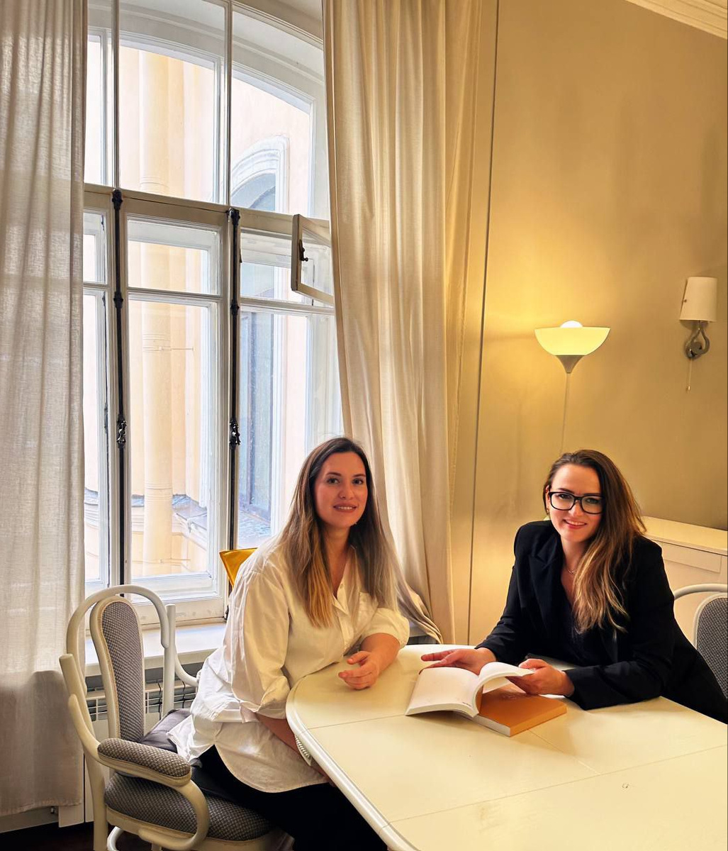 На фото Мария Сизинцева и Светлана Скочипец