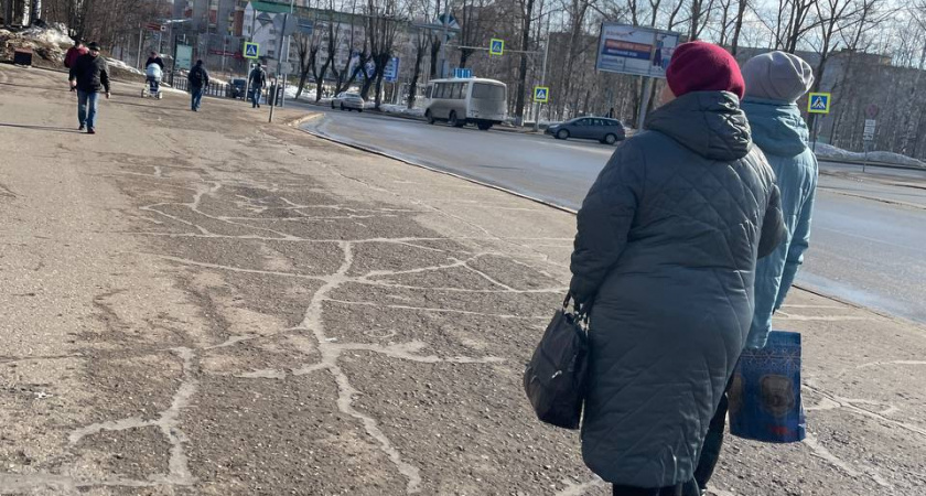    Новогодние праздники переносят из-за обстановки в стране: январские каникулы 2025-2026 больше не будут такими, как раньше