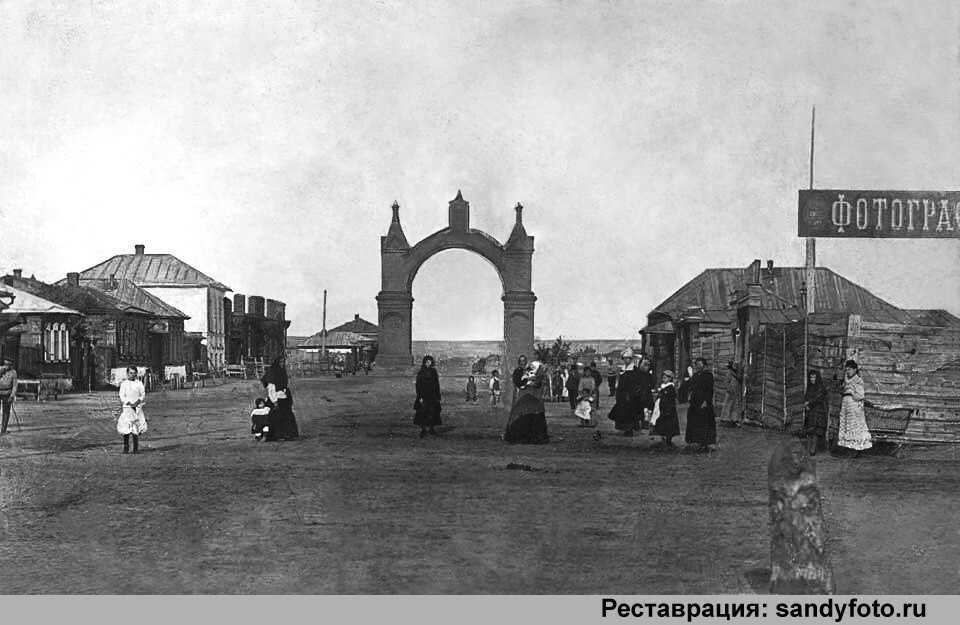 
Троицк, улица Октябрьская. Царские ворота
Из открытых источников: vk.com, автор фото: sandyfoto.ru