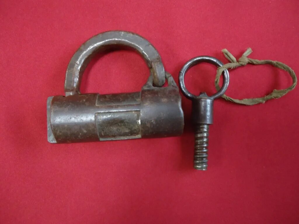 Вот классический пример «русского» замка. Относительно миниатюрный, более позднего периода