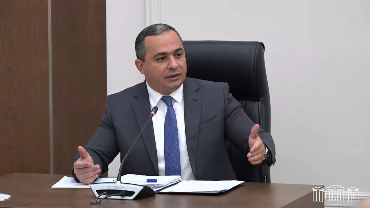 © Photo : press office of the Parliament of Armenia