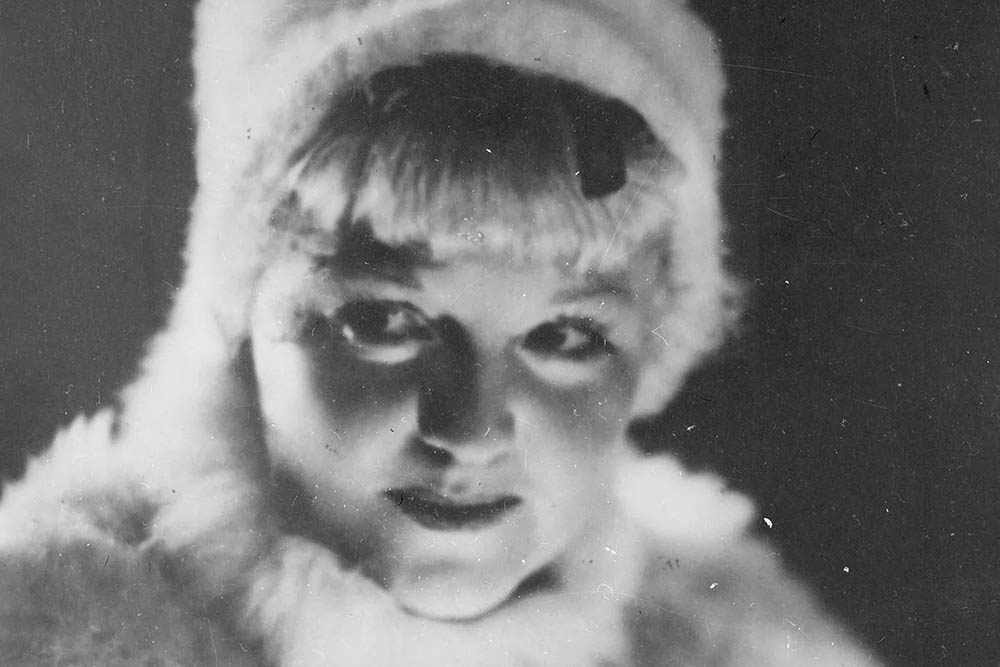    Мария Бабанова в роли Тани Рябининой в спектакле по пьесе А. Арбузова "Таня". 1939 год. / mos.ru