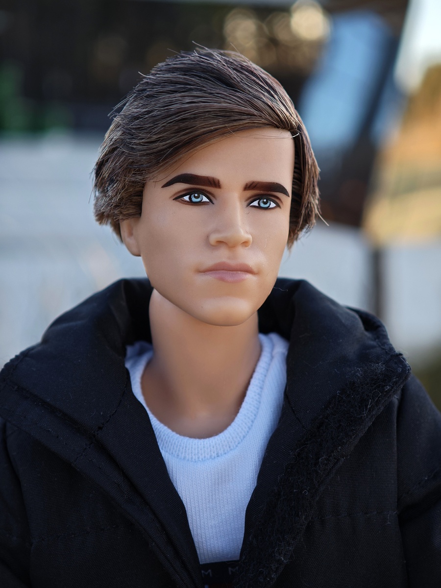 Ken Гейл – кукла-мерч по фильму "Голодные игры" 