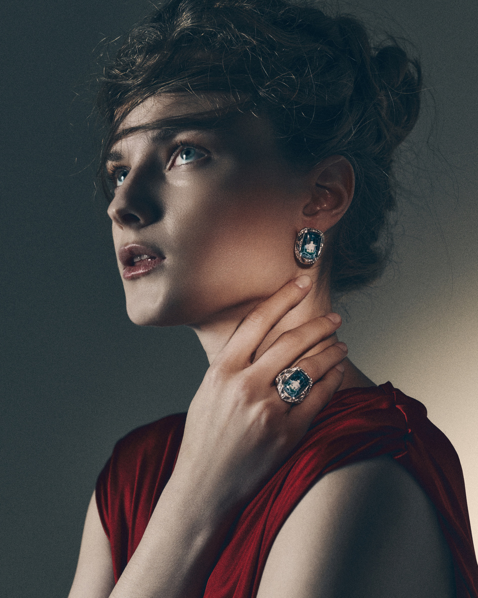 Перстень арт. 76050 и серьги 76046 из серебра с финифтью «верховная жрица» и топазами