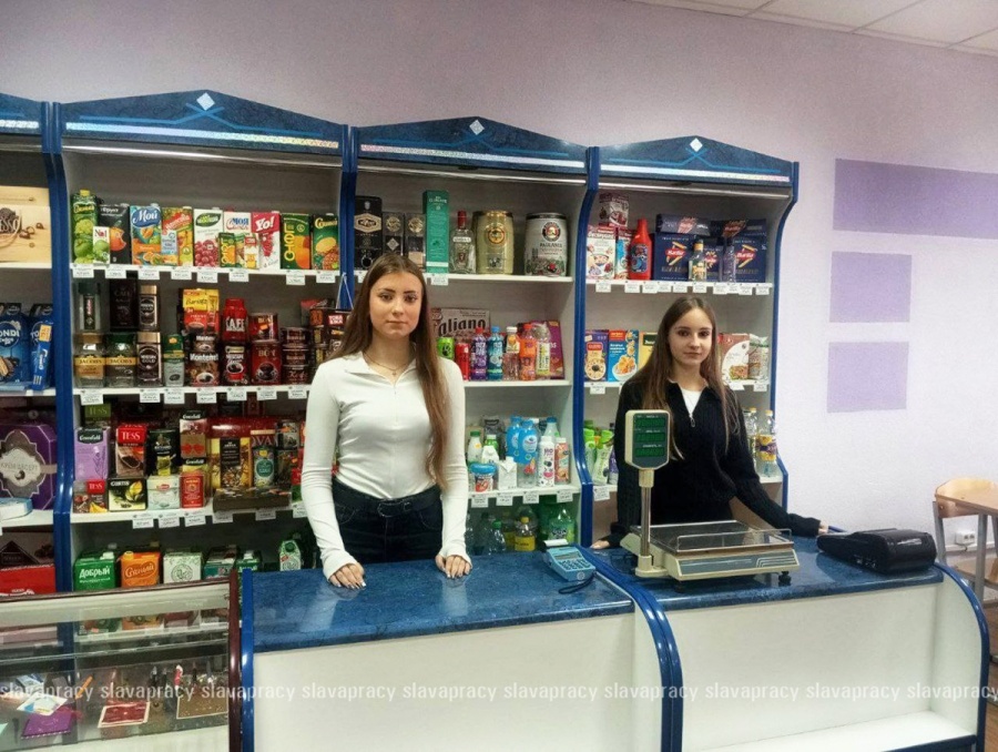     Профориентация в действии: школьники из Лесновской СШ "примерили" на себя роли продавцов и сварщиков