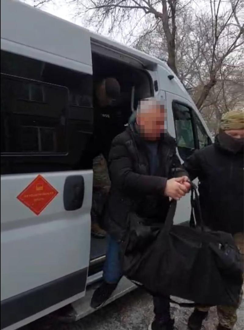    Фото: УФСБ. Хабирова привезли на допрос