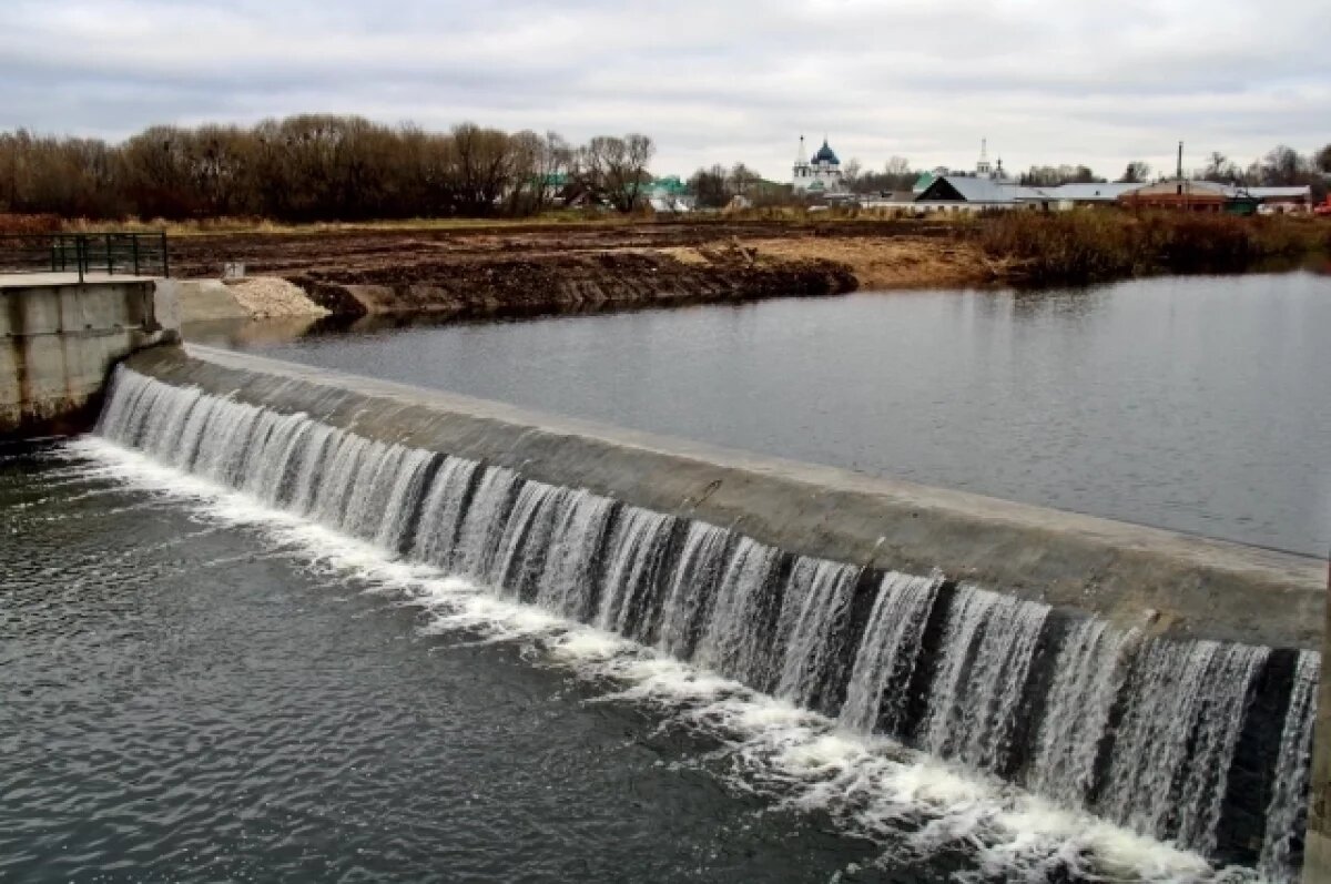    В Суздале обновили плотину на реке Каменке