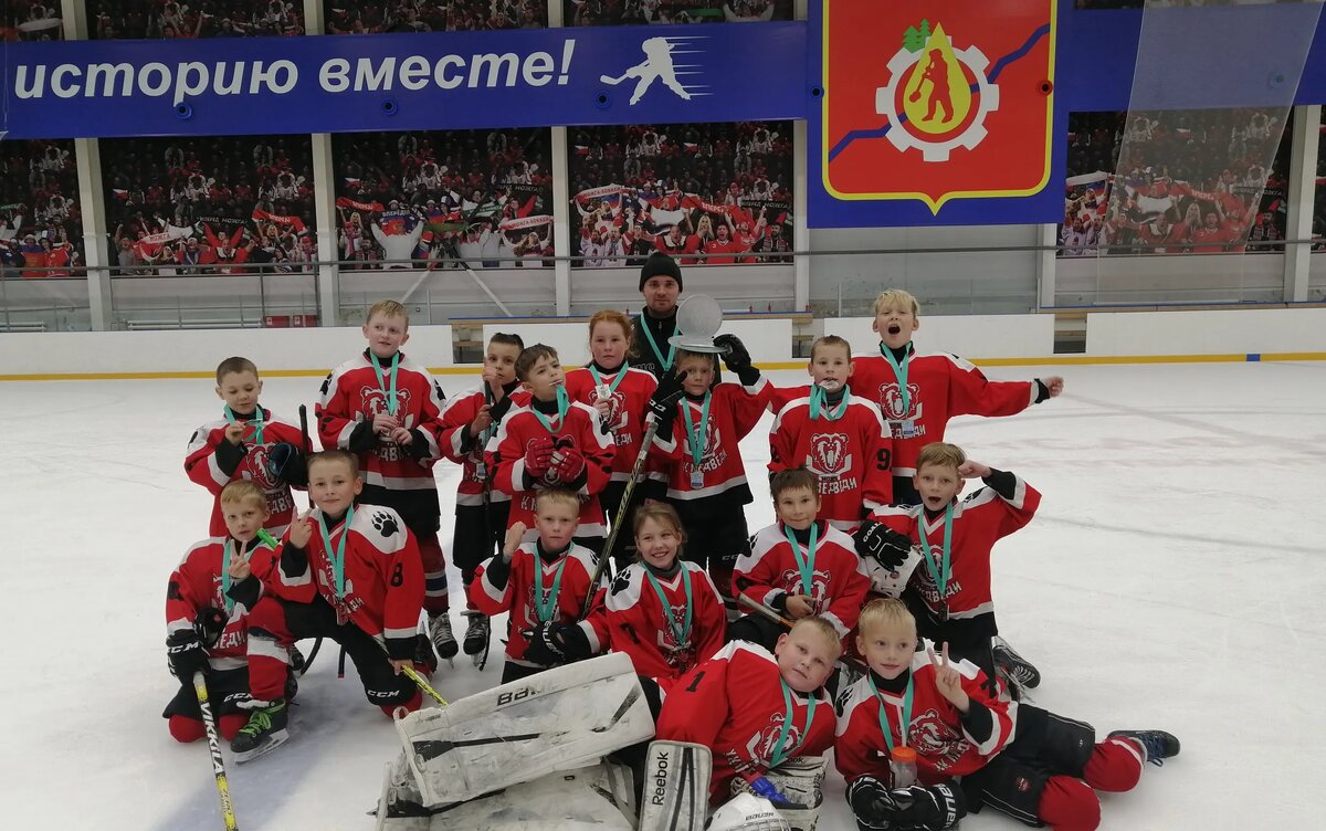    Юные хоккеисты из Удмуртии завоевали золото на турнире «Хрустальная шайба»