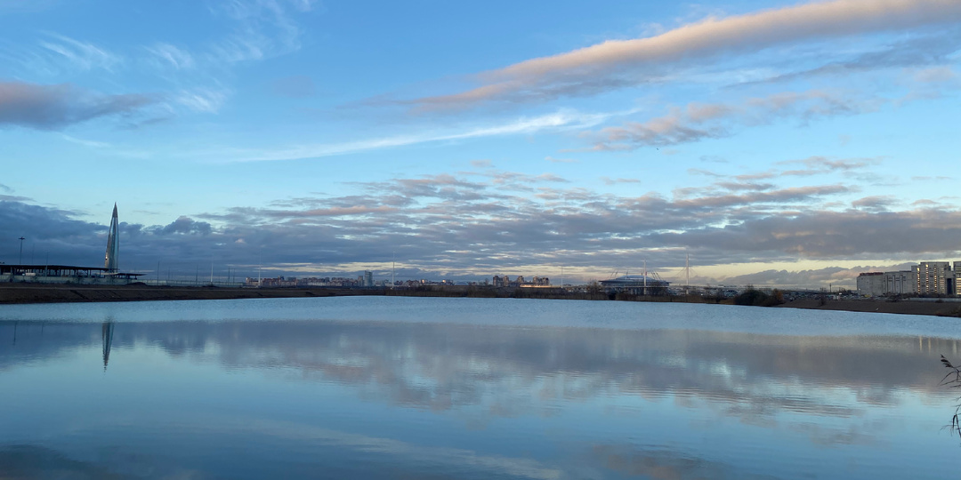 Водоём около Морского вокзала в Петербурге доживает последние дни?