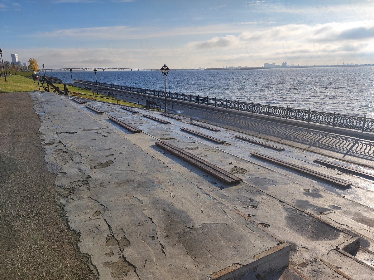 Разрушение амфитеатра в Саратове
