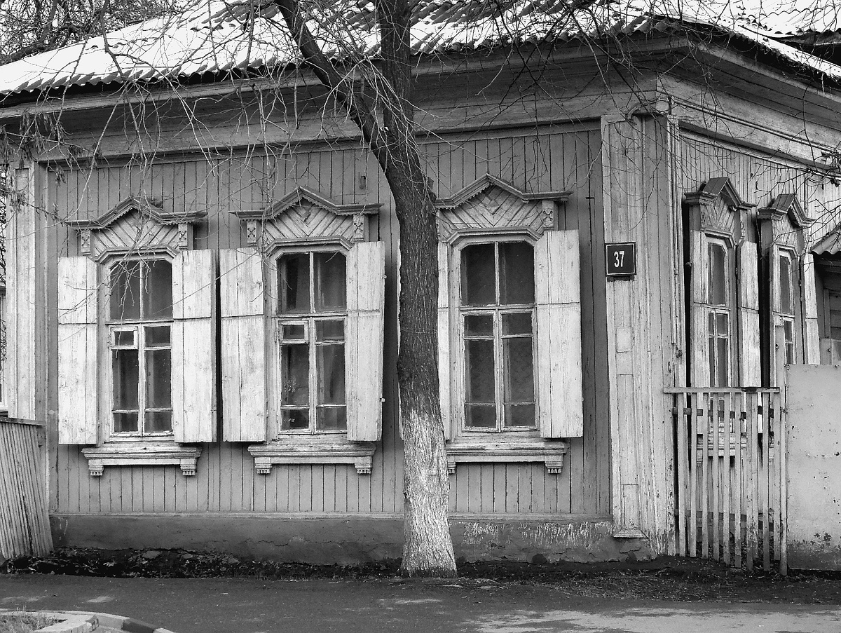 Октябрьской Революции, 37