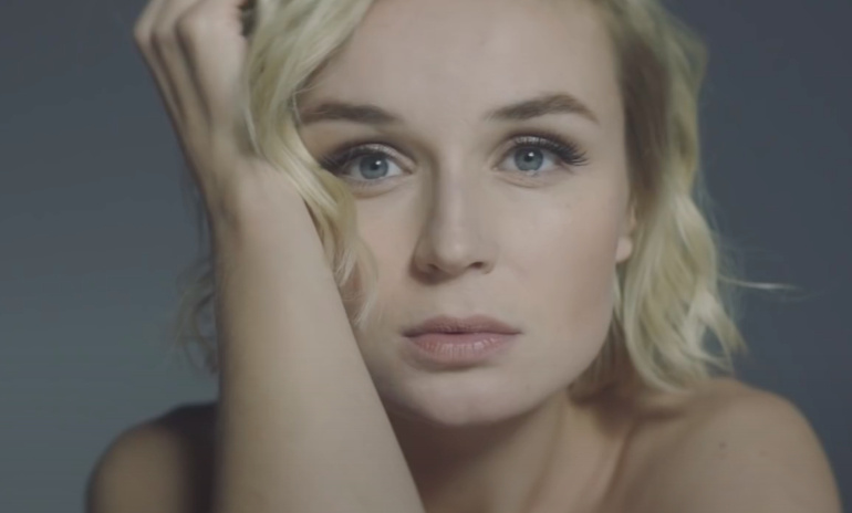    Полина Гагарина. Фото: кадр клипа на песню «Обезоружена»