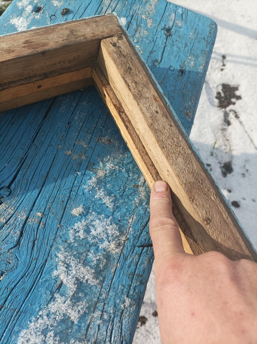 под пальцем тот самый брусок 10*10