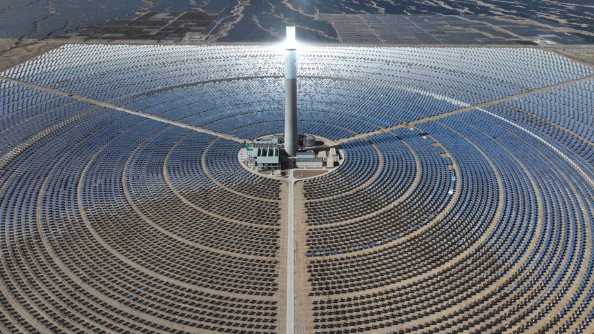 Солнечная электростанция CGN Delingha в китайской провинции Цинхай Ma Mingyan/China News Service/VC