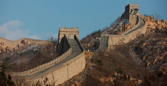 Кем были первые строители Китайской стены?