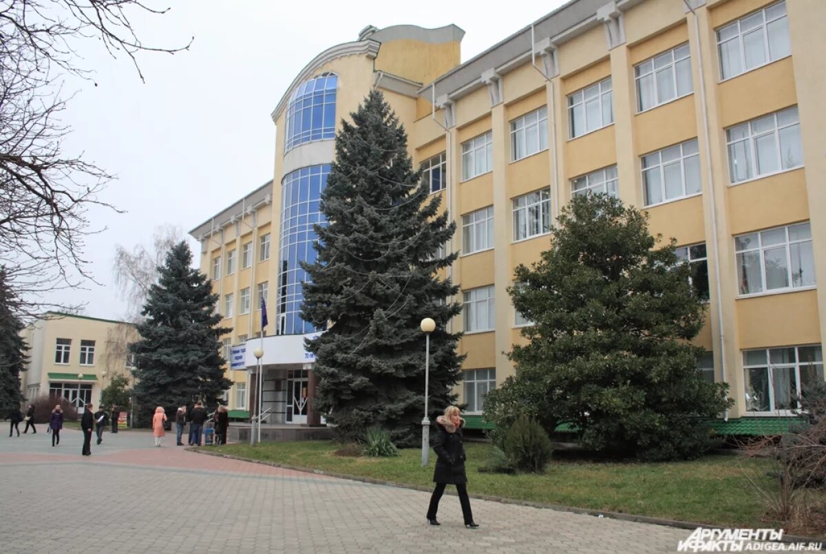    В Майкопе состоялась олимпиада для школьниц по математике