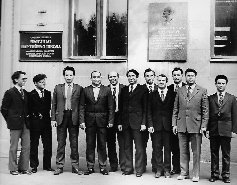 Партийная школа. Источник ugra-zem.ru