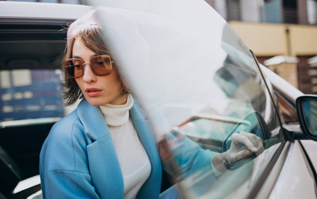  В Швейцарии даже нужно думать о том, как тихо вы закрываете дверь авто. Фото: Freepik