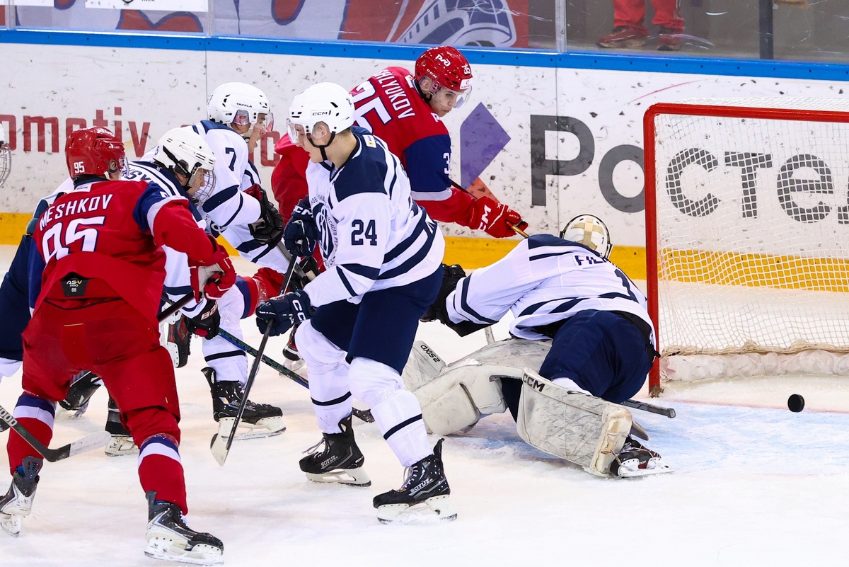    «Трудно найти слова после такого матча»: «Динамо-Карелия» проиграла МХК «Локо» со счетом 0:9© Павел Неелов / МХК «Локо»
