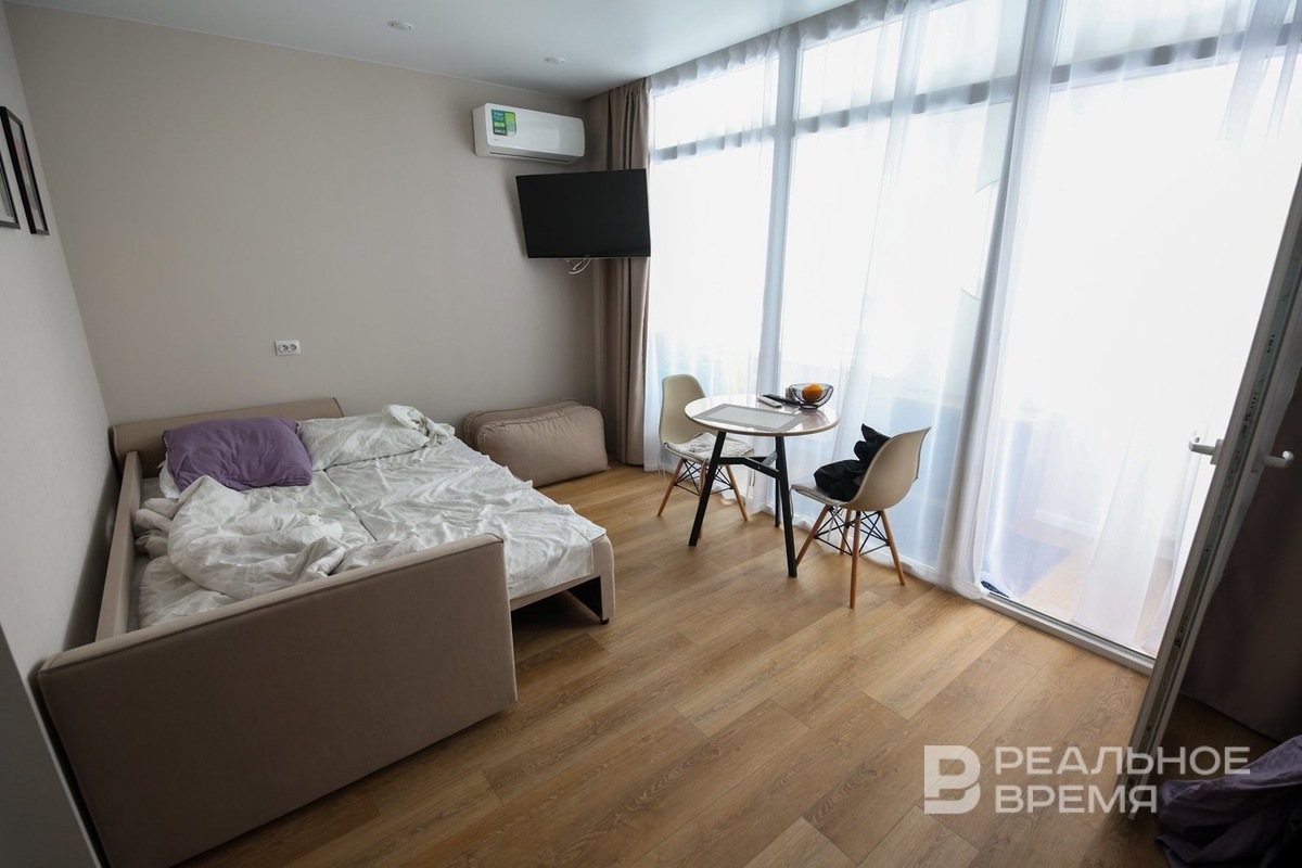    Стоимость долгосрочной аренды трехкомнатных квартир в Казани в октябре снизилась почти на 12% (на 11,9%). Артем Дергунов / realnoevremya.ru