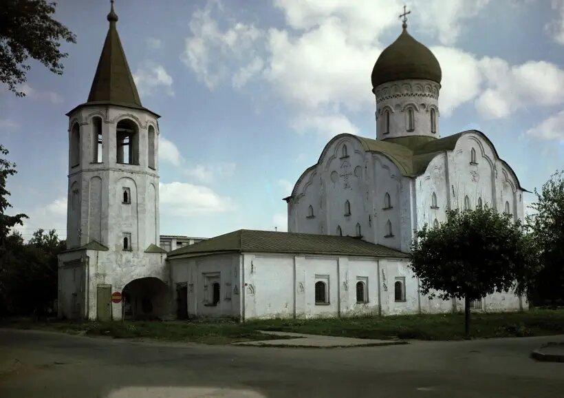     Церковь Феодора Стратилата на Ручью (XIV век) в Великом Новгороде (ныне - часть Новгородского музея-заповедника). © РИА Новости. Владимир Вдовин