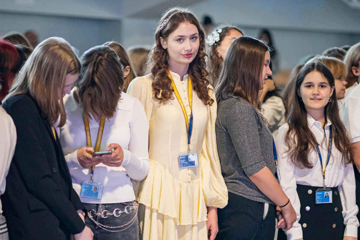 Кристина (посередине) 1 сентября в «Летово» 