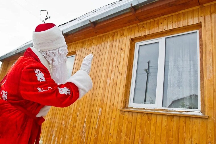 Главные герои получают миллионы сообщений со всей страны.