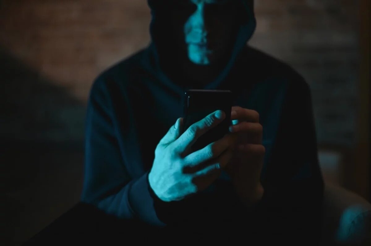    В Ленобласти мужчина устроил дома «кол-центр» для зарубежных мошенников