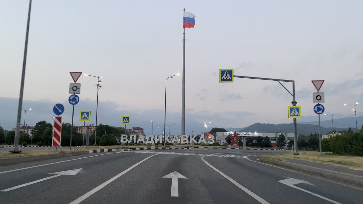 За 5 минут до рассвета покидаем Владикавказ и направляемся к КПП «Верхний Ларс — Дариали». Фото из архива автора