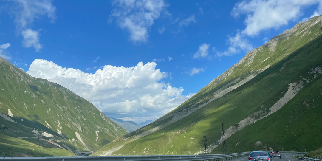 В Грузию на машине: как ехать, когда ехать и что с собой взять