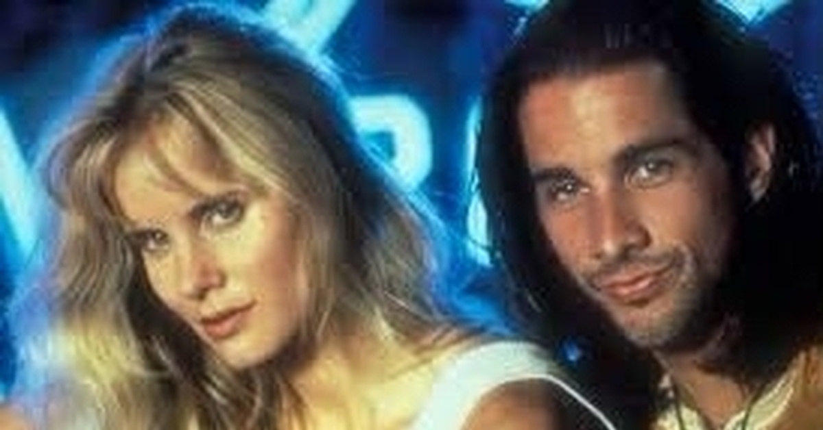 В наше время сериал "Вирутальная реальность" воспринимается, как сериал про будни сотрудницы "РКН"...