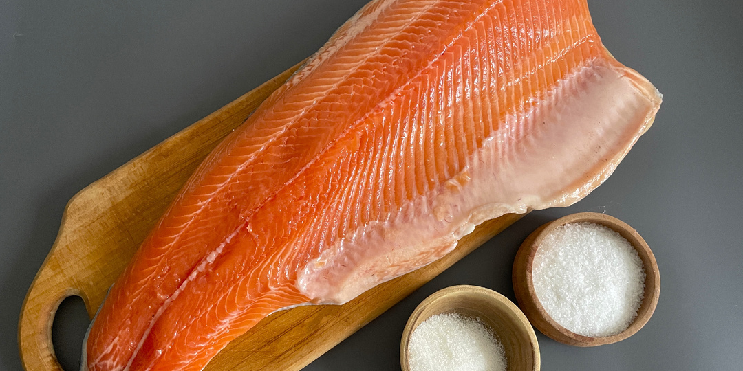 Солю форель никогда «не забивая» вкус специями по классическому рецепту