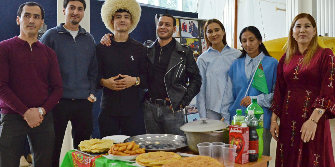 «Попробуй мой плов!» – в Севастополе устроили кулинарный батл без проигравших