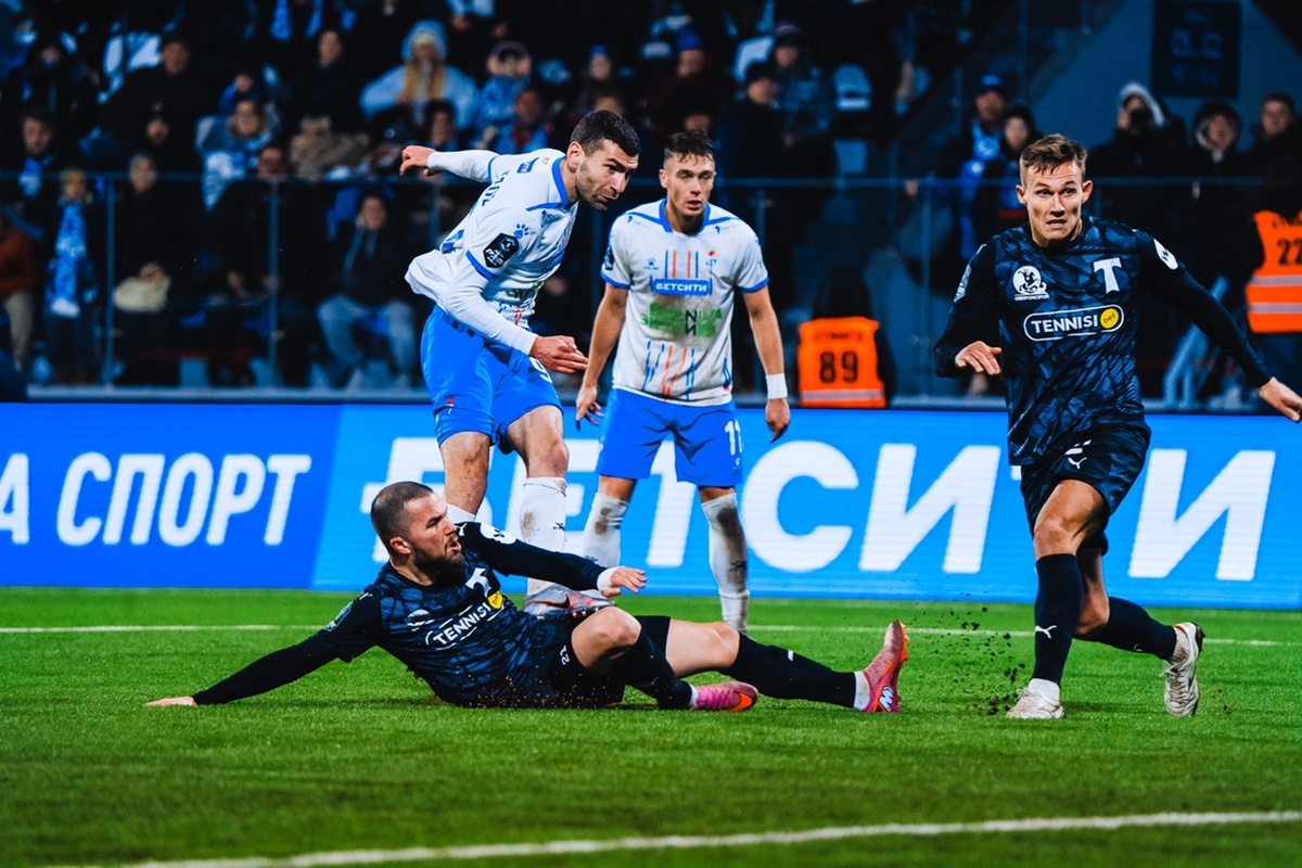 Бутта Магомедов №97 - сольный проход и гол!