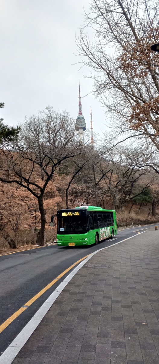 Дорога на гору с тв вышкой