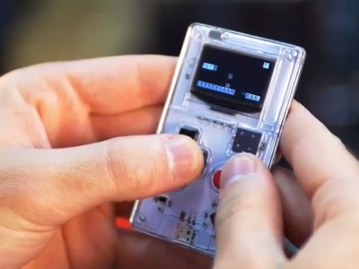    Мини-консоль Arduboy FX-C с OLED-экраном получила функцию мультиплеера