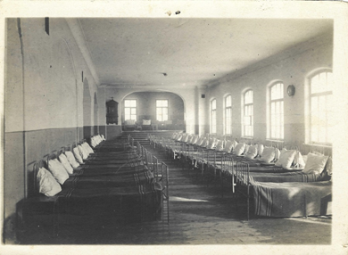 Спальня на втором этаже Ремесленного училища. Архив Музея БГТУ «ВОЕНМЕХ» им. Д.Ф. Устинова