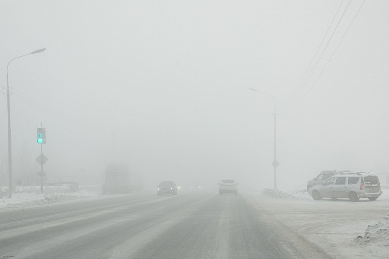    На дорогах Югры временно ограничивают скорость из-за непогоды