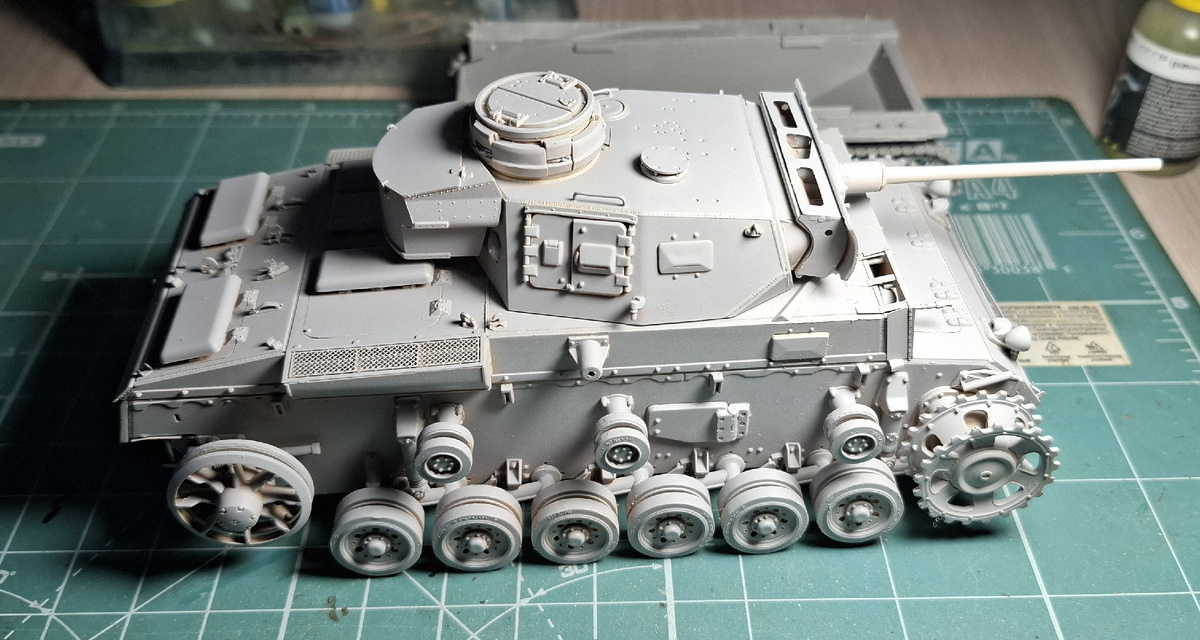                                                 Модель загрунтована полностью