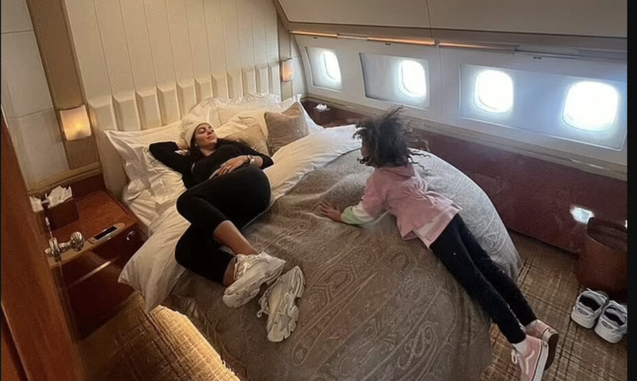    Так выглядит спальня в самолете Криштиану Роналду. Фото: соцсети