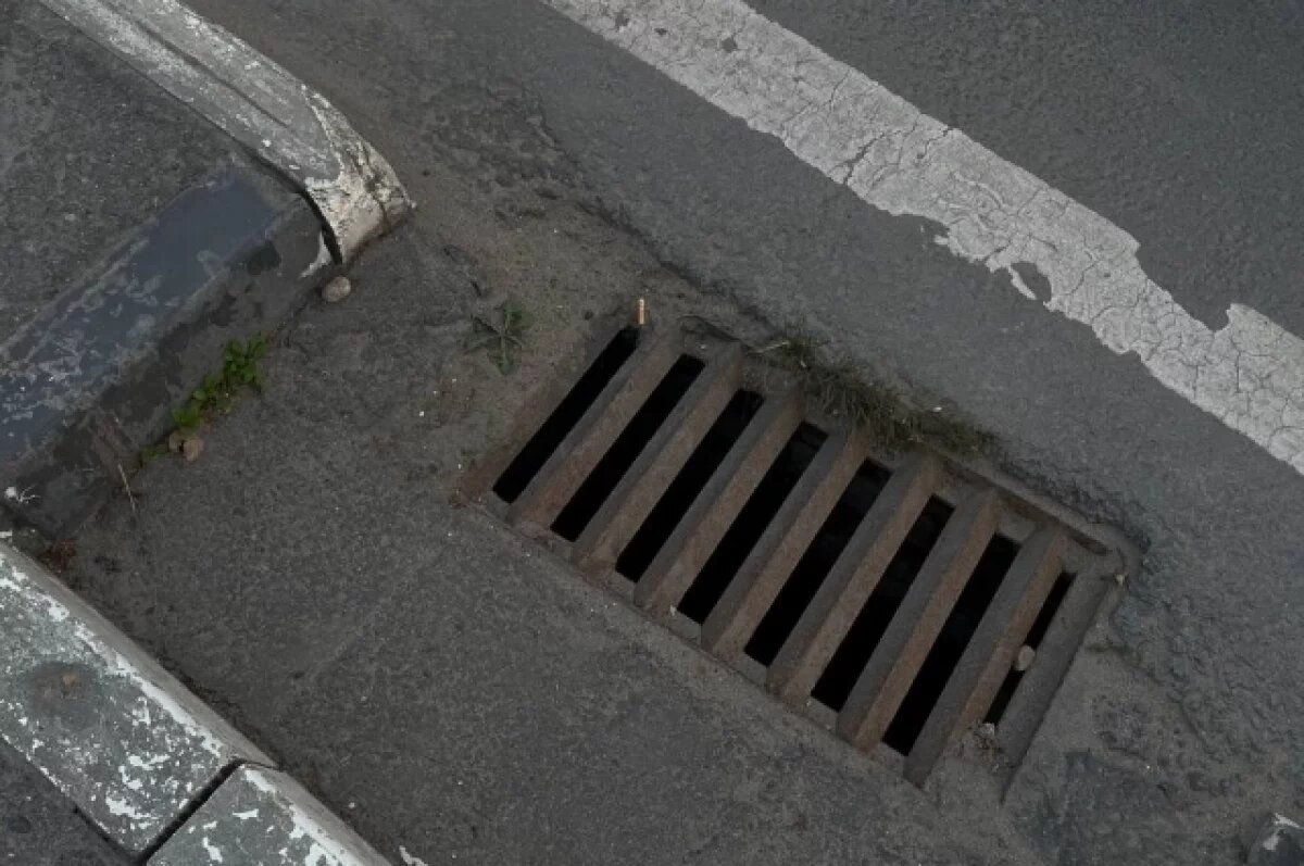    В Казани разрушили канализационный коллектор для 83 домов