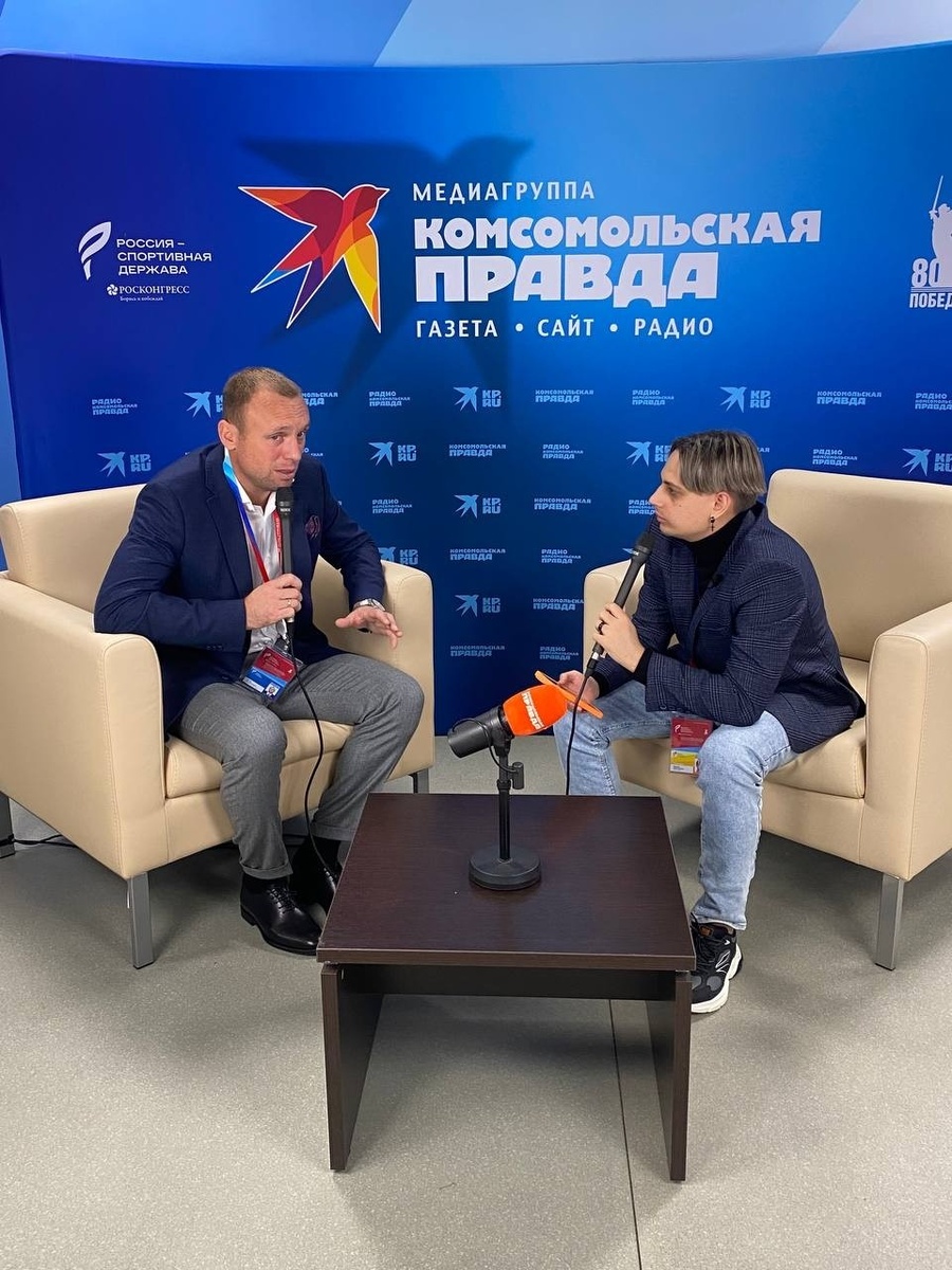    Денис Глушаков считает, что «Крыльям» пока не нужно менять тренера. Александр СЕМОЧКИН