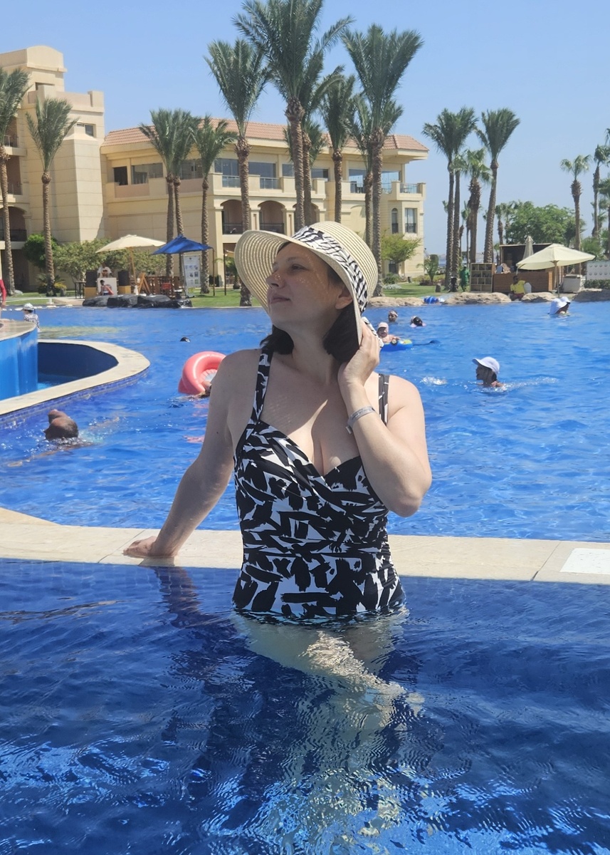 И новый год встречать под пальмой).