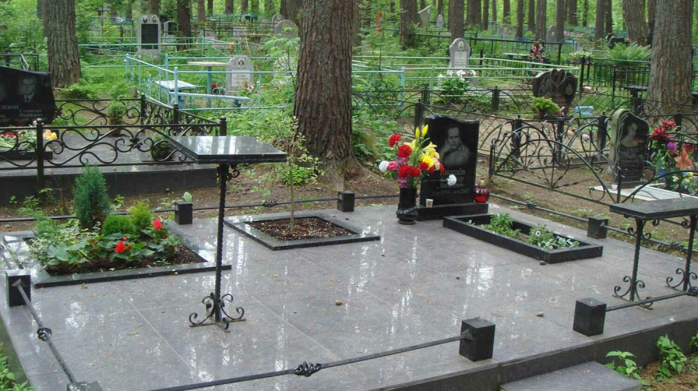    Почему русские кладбища выглядят совсем иначе европейских и что это значит