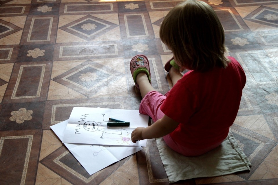 Девочки остались без присмотра. Фото: Юлия Пыхалова