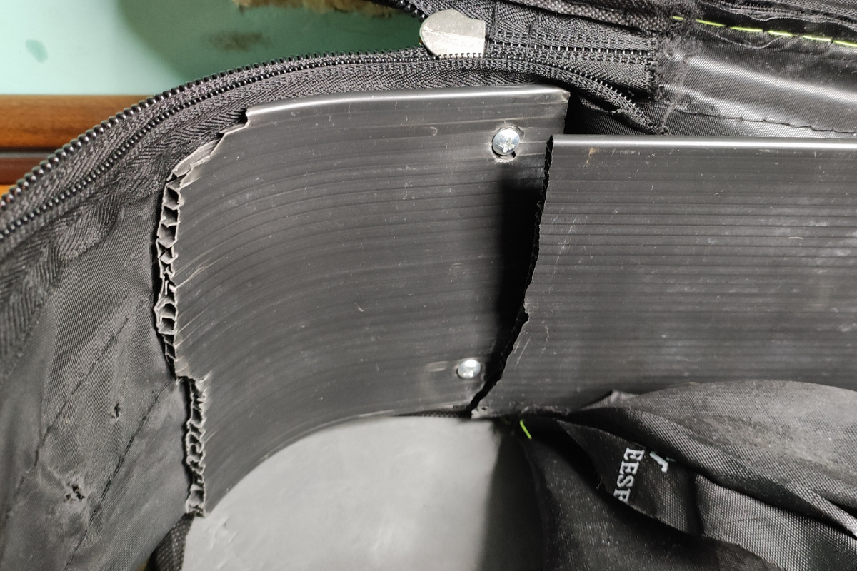 Фото из будущего: каркас чемодана после 4ого перелёта