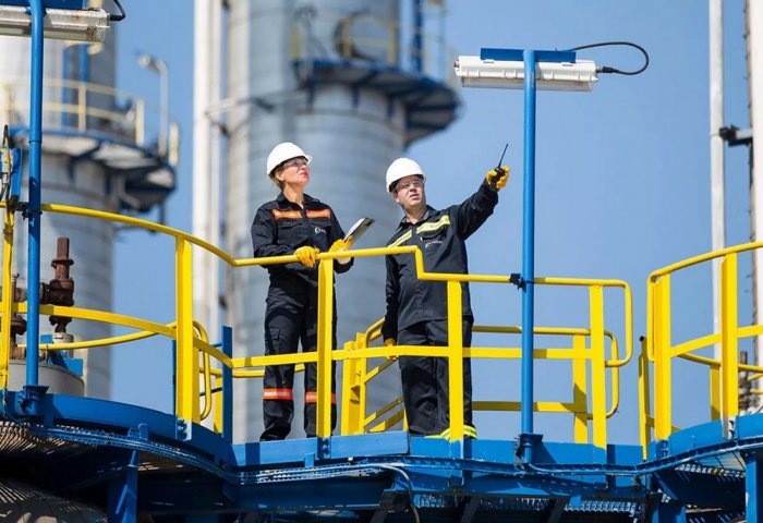 Момент с работ, проводимых специалистами компании SOCAR (Фото: SOCAR)